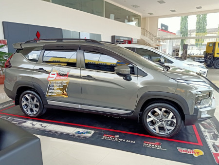 Mitsubishi New Xpander Cross